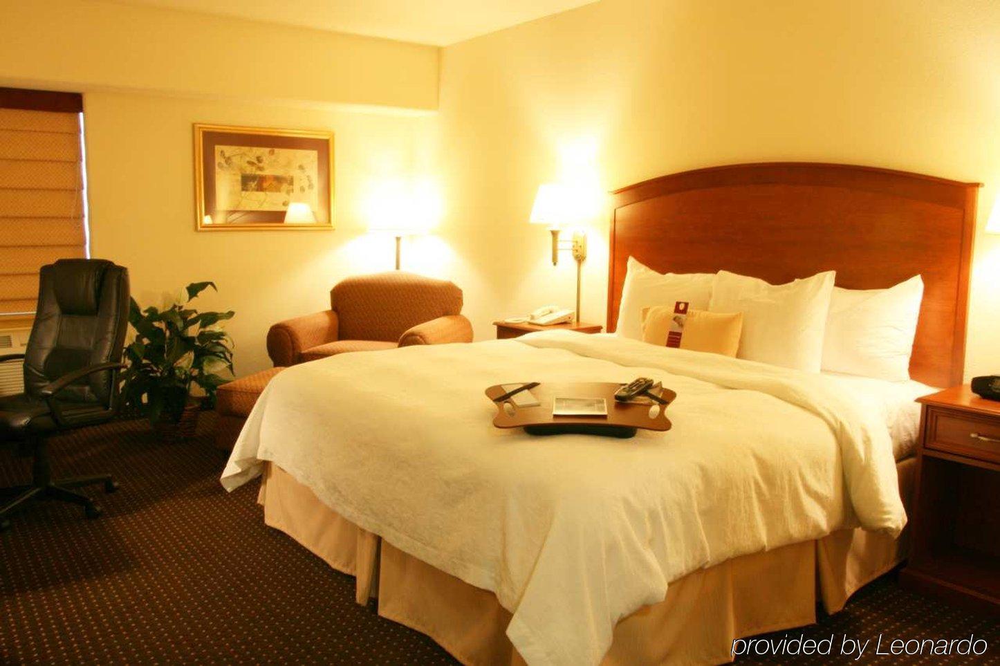 Hampton Inn & Suites Паркер Номер фото